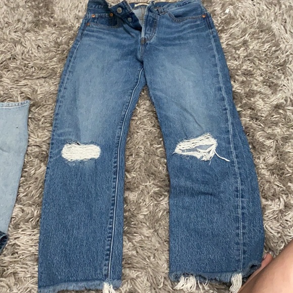 Levi’s high rise size 27!! - Picture 3 of 3
